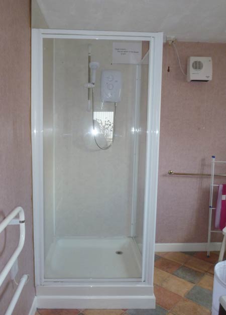 Casple Holiday cottage Separate shower cubicle